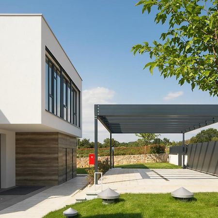 Design Villa Noble With Spa 발 외부 사진