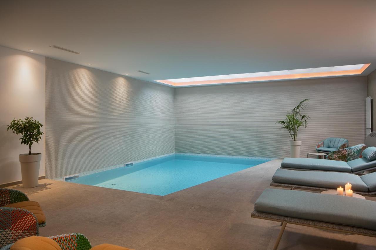 Design Villa Noble With Spa 발 외부 사진