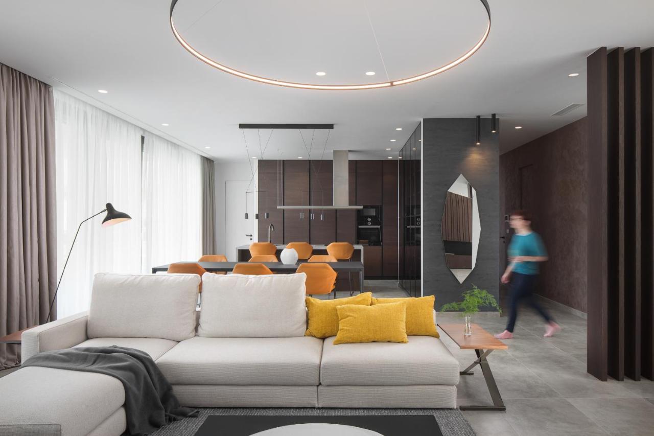 Design Villa Noble With Spa 발 외부 사진