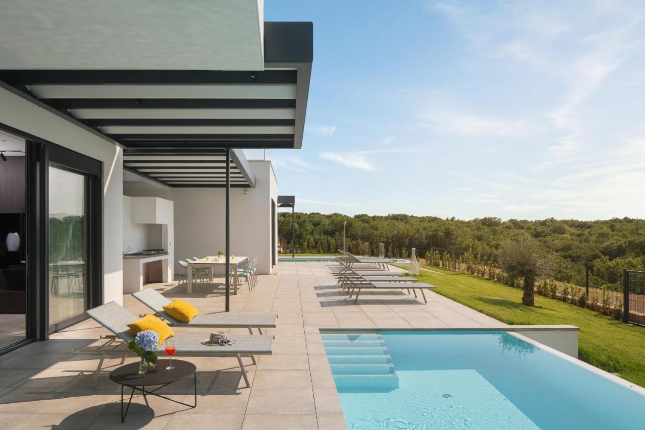 Design Villa Noble With Spa 발 외부 사진